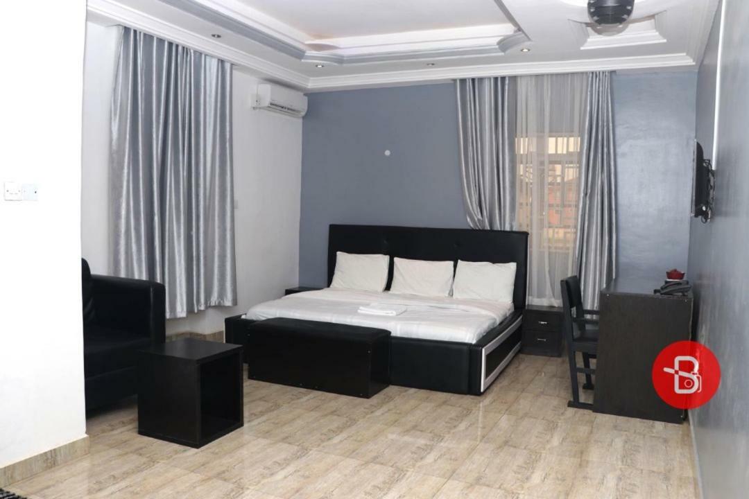 Hotel House X Abuja Esterno foto